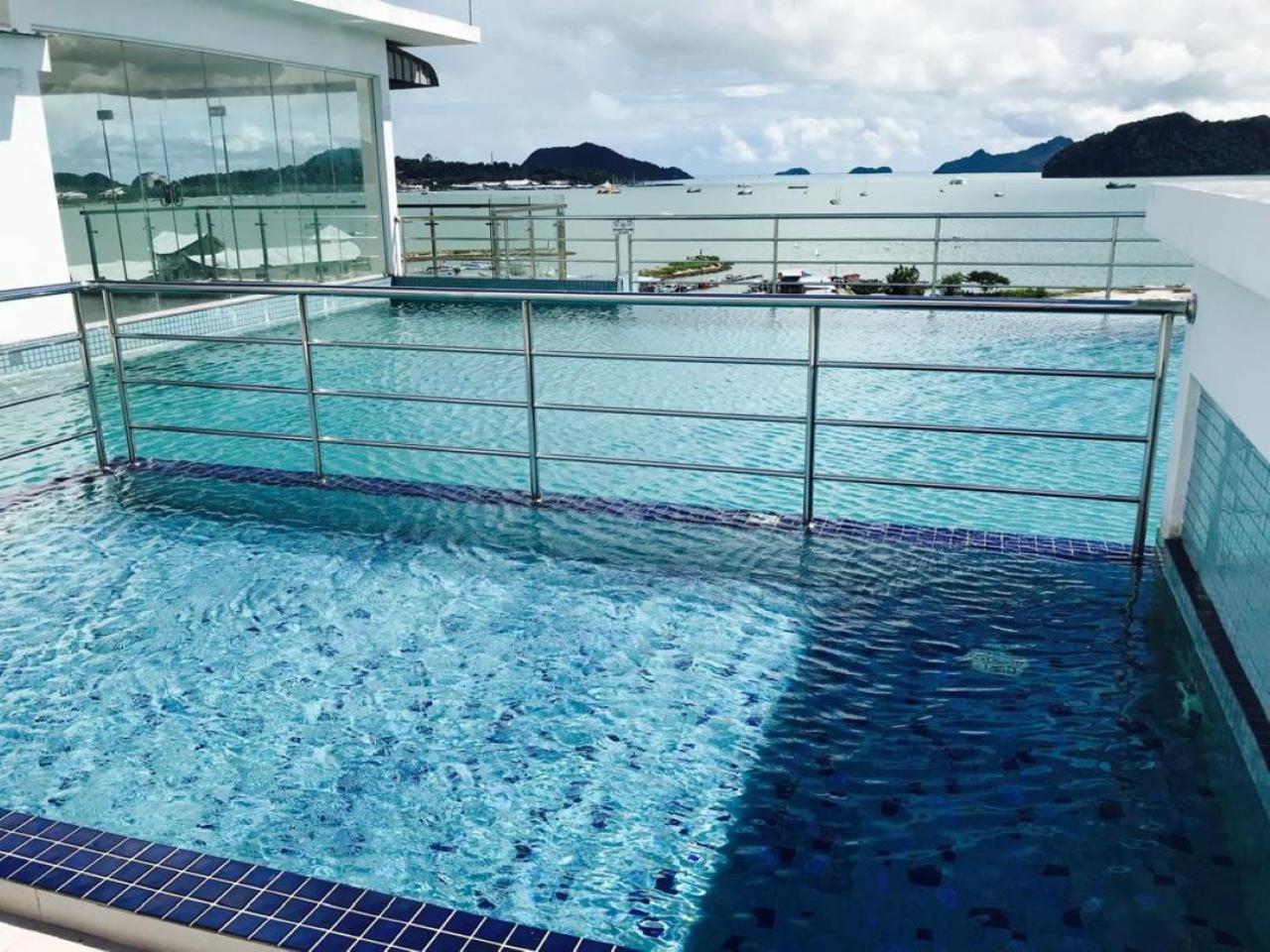 Maya Seaview Families Suite Apartment + Sky Pool Kuah Kültér fotó